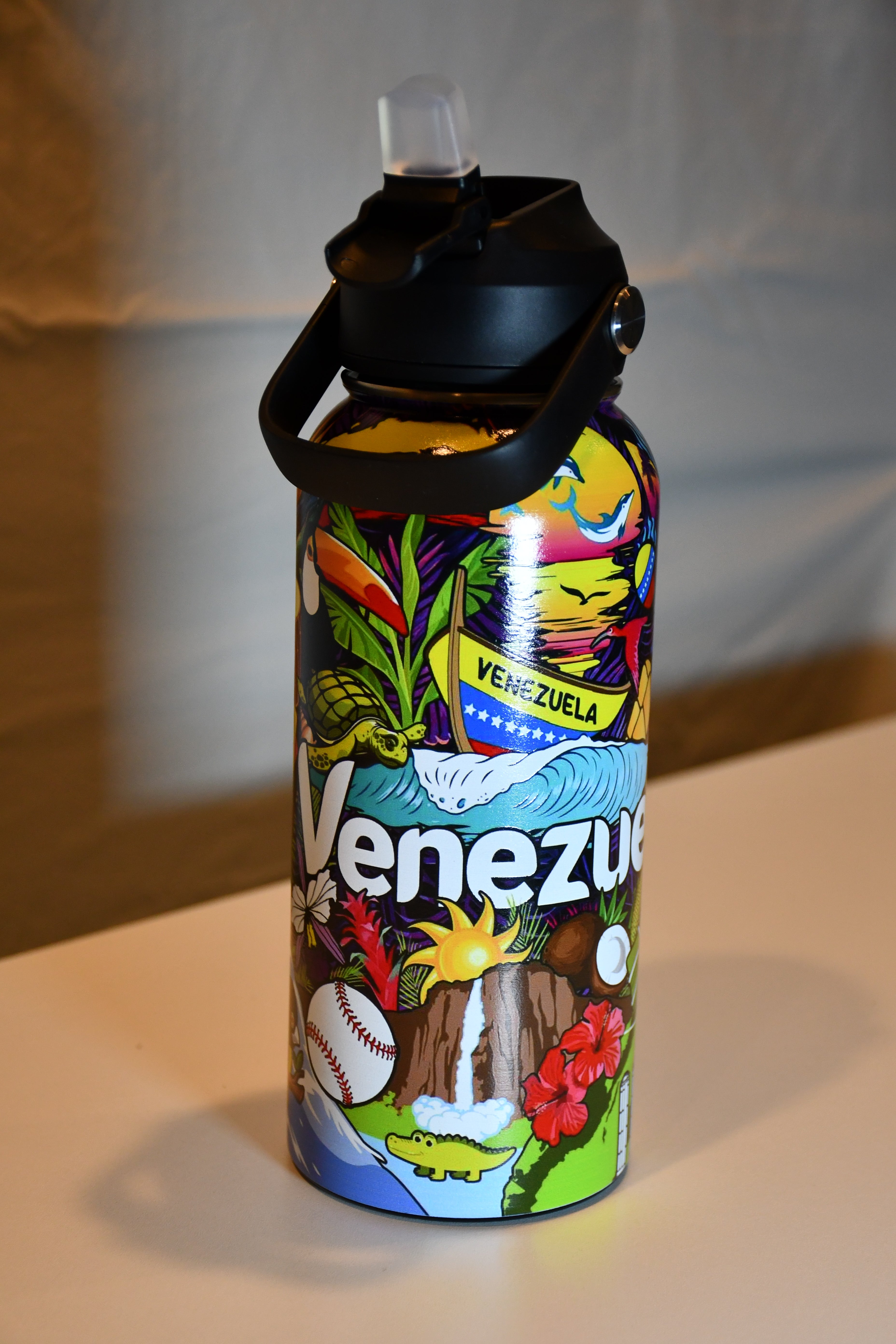 32oz Double-Wall Stainless Steel Tumbler – Venezuela-Inspired Design